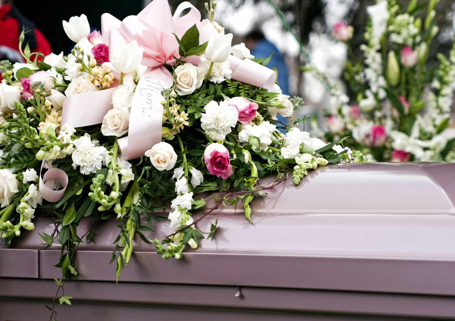 funeral-flowers-on-casket